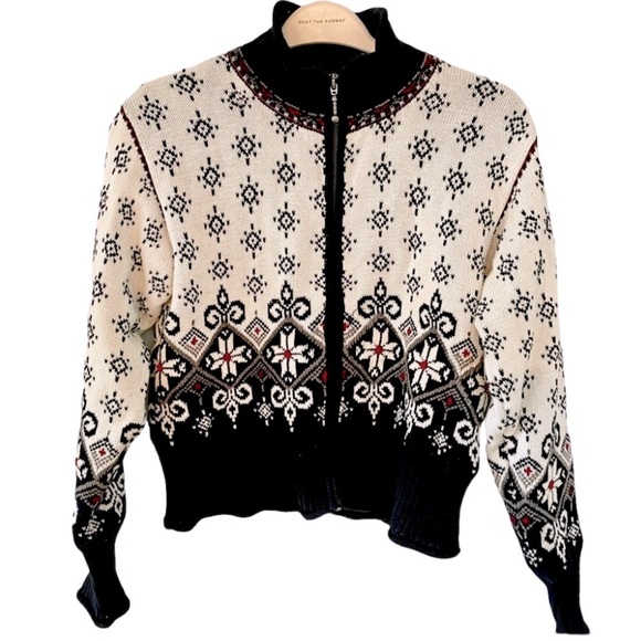 Vintage Icelandic Design Zip Up Snowflake Sweater - Picture 13 of 13